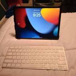 Apple IPad 11.5 Inch Unlocked!