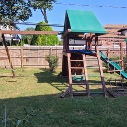 Gorilla Rockwood Swing Set
