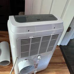 BLACK+DECKER 10,000 BTU Portable Air Conditioner up to 450 Sq.FtWhite