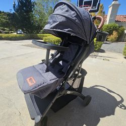 Lightweight portable carry-on stroller