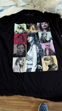 TAYLOR SWIFT ERAS TOUR CONCERT TSHIRT 2023 Size Small Like New Make Offer 