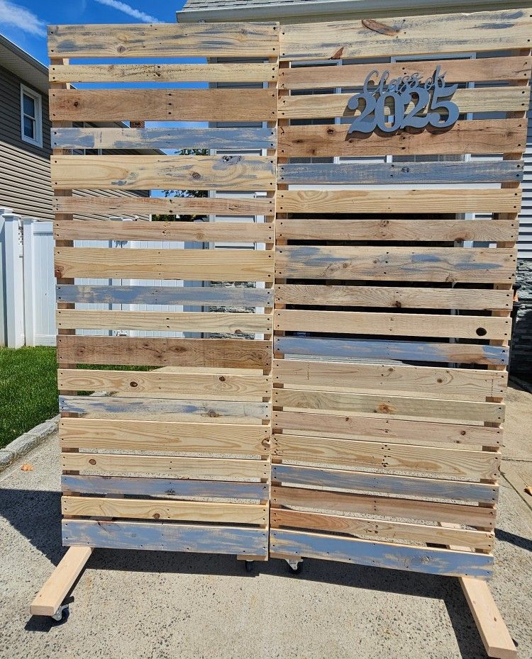 Backdrop. Pallet. Wood. Photo Booth Backdrop.