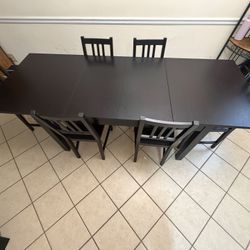 Dining Table & Chairs 
