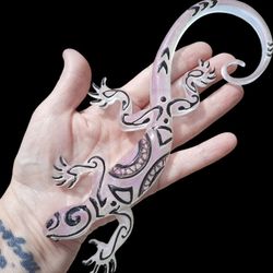 Beautiful handmade resin gecko 
