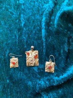 Silver 925 Embossed Pendant and Matching Earrings