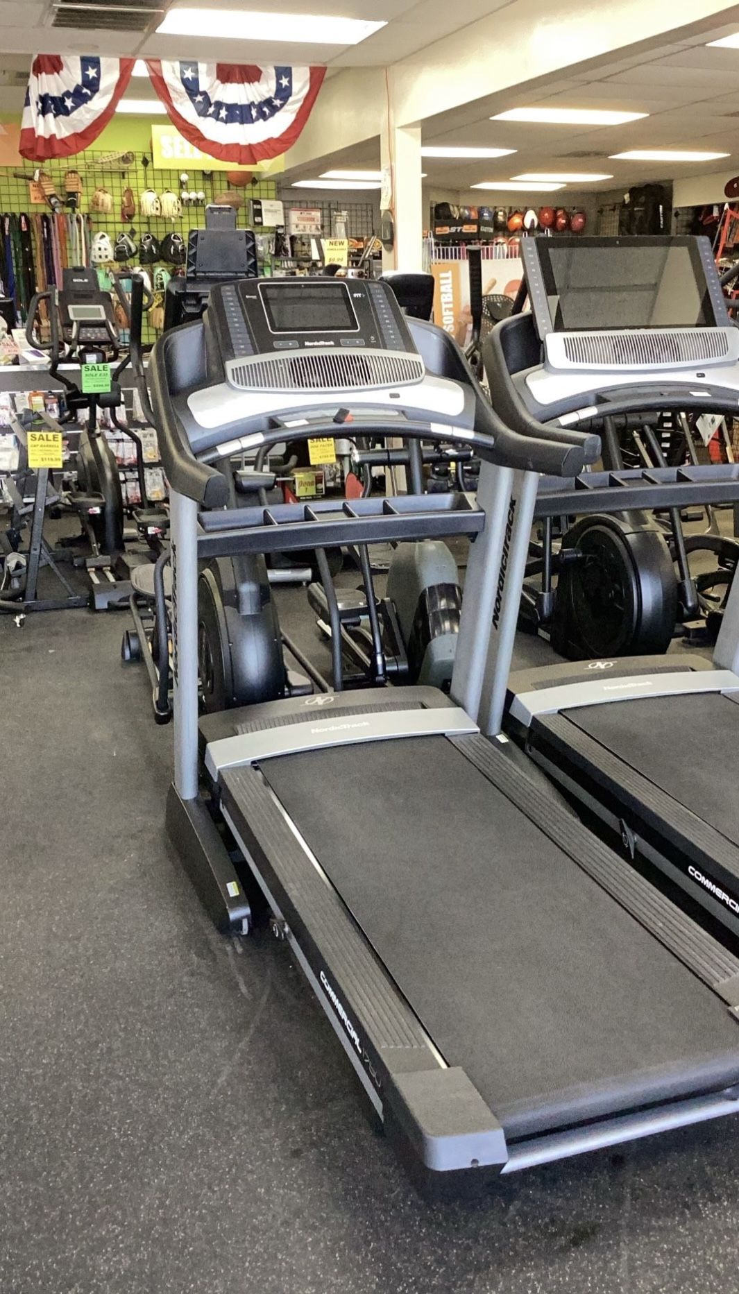 NordicTrack Commercial 1750 Heavy Duty Folding Treadmill Like New With Warranty