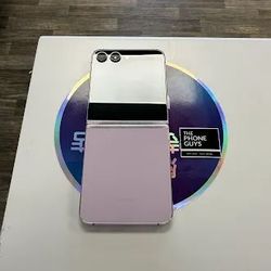Samsung Galaxy Z Flip 5 5G (Unlocked) (Pre-owned) / 256GB / Good -  Payment Plan Available