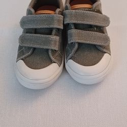Old Navy Toddler Sneaker Olive w/Multi-Color Stripe Pull Size 7