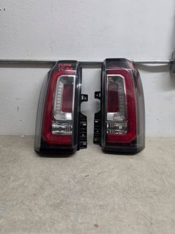 Left right tail light gmc yukon 2015 2016 2017 2018 2019 2020