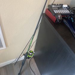 Green Fishing Rod (8ft)