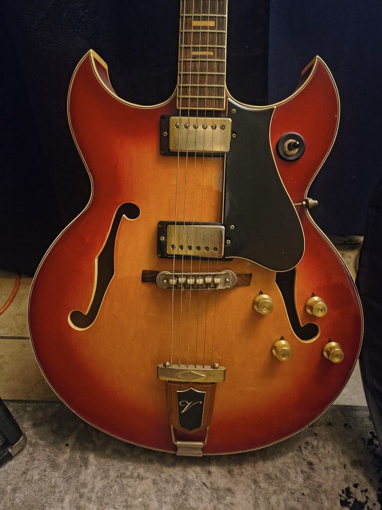 Ventura V-1400 Famous Lawsuit Gibson Recreation Guitar