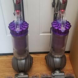 DYSON ANIMAL BIG BALL VACUUM    WITH ATTACHMENTS  , WORKS EXCELLENT 