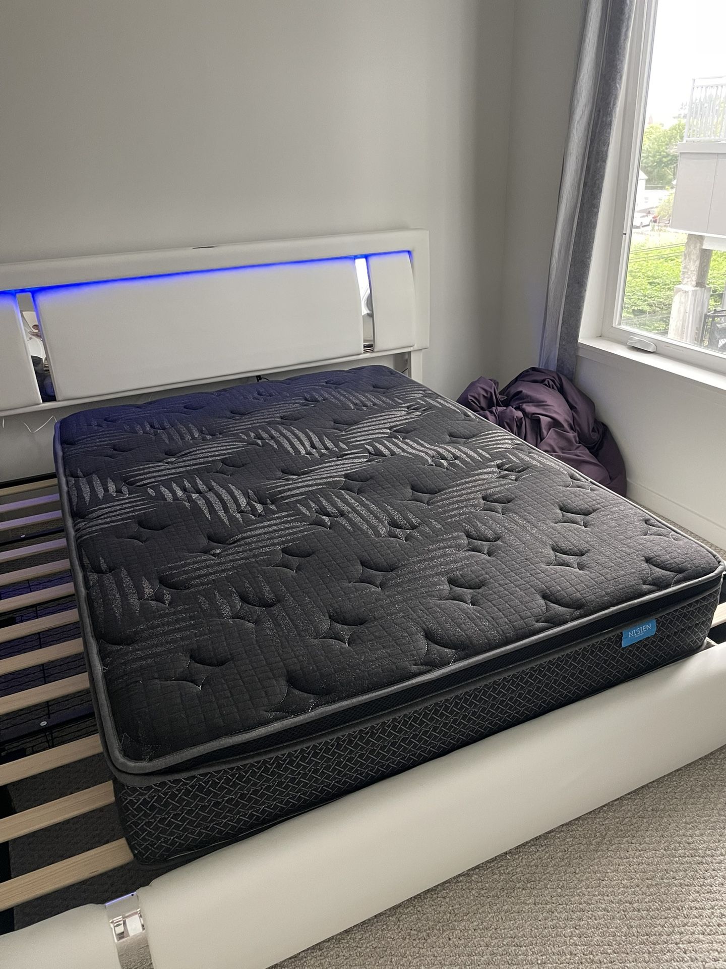 Full Size Like New Mattress 