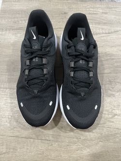 Nike Womens React Escape RN 2 Sneakers