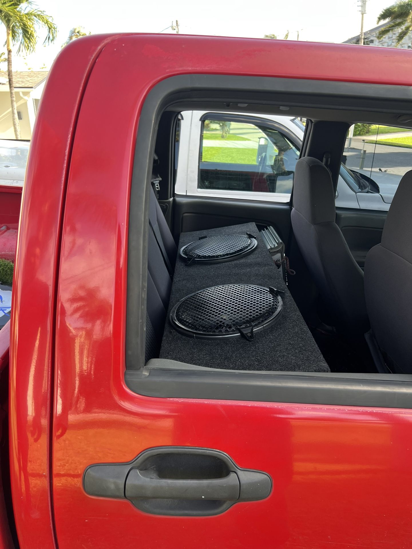 2 12s Kicker Bass Box And Amplifier Included