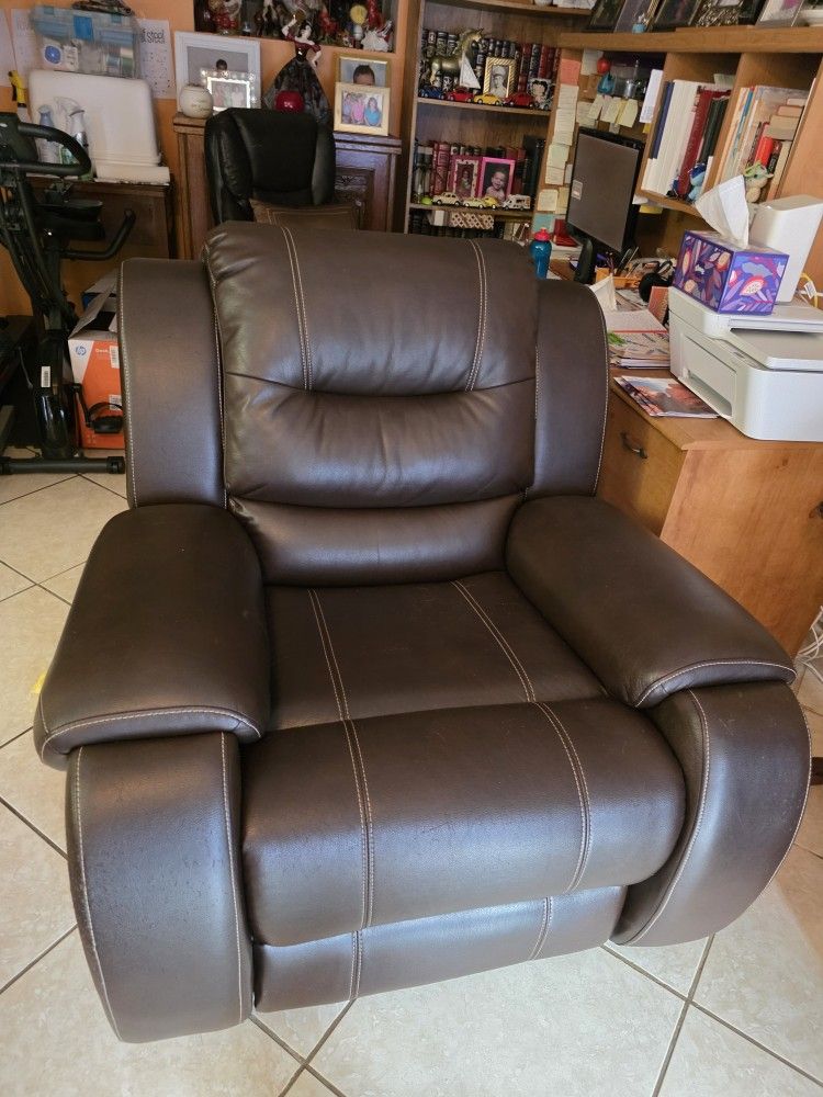 FREE DAMAGED BONDED LEATHER RECLINING SOFA AND CHAIR