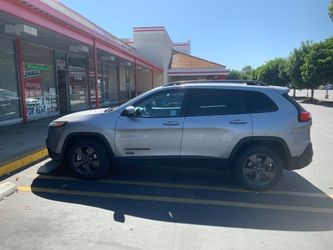 2016 Jeep Cherokee fully loaded