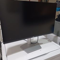 Dell  S2721QS  27 inches.  4K UHD 3840 x  2160  color LED display Monitor.  Good condition.  it has just a very small white point on the down left sid