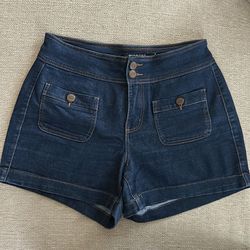 Women shorts $3 size 6