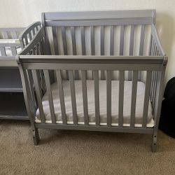 Baby Mini Crib 