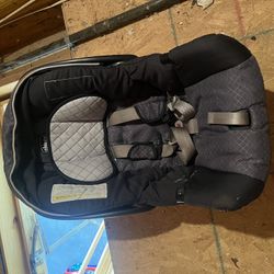 Infant Car Seat (2 Bases)