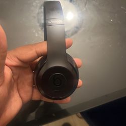 BEATS BY. DRE