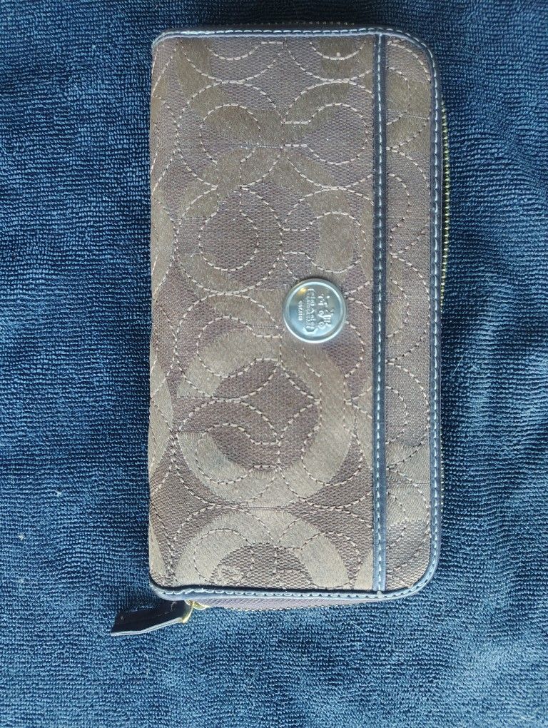 Used Women's Coach Wallet