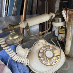 antique phone 