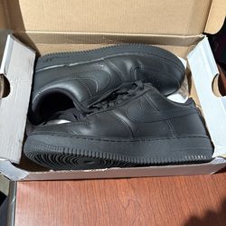 Size 8 Nike Air Force 1 Low Triple Black – Clean – With Box