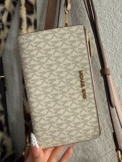 Michael Kors Wristlet