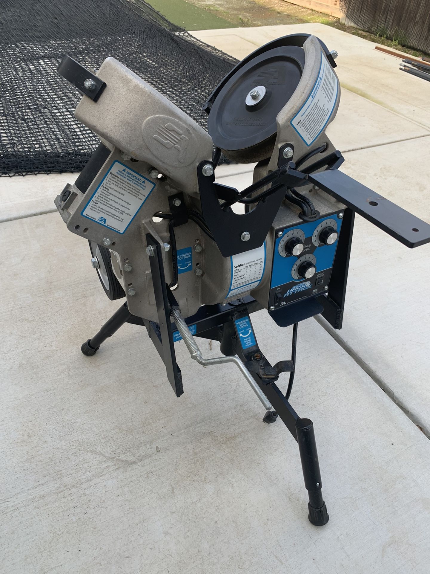 Softball Pitching Machine