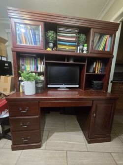 FREE Office Desk with Hutch
