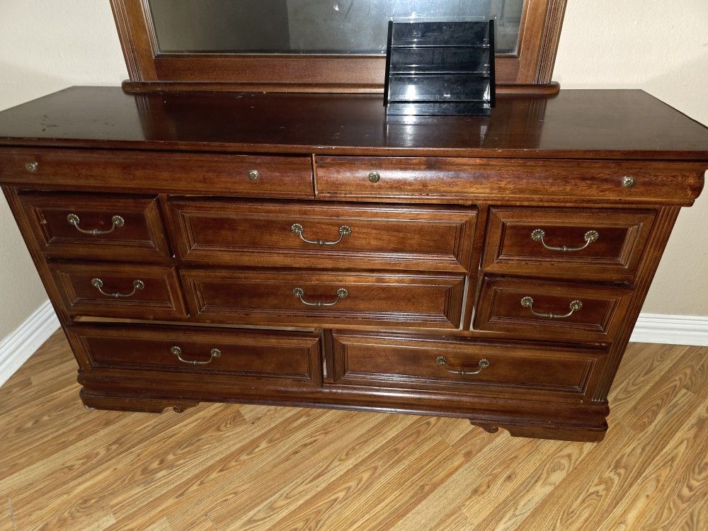 Dresser And Night Stands