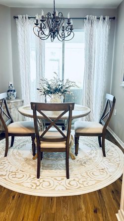 Dinette table