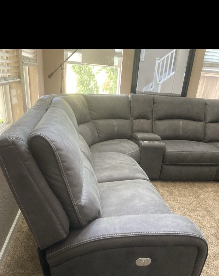 Selling 6  Piece, Gray Sectional . $1695 AS IS 