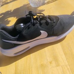 Nike Shoes 9 1/2
