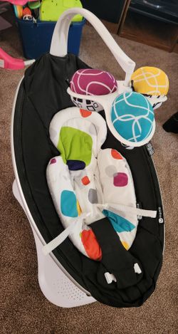 4moms Mamaroo Baby Swing w/ Newborn Insert