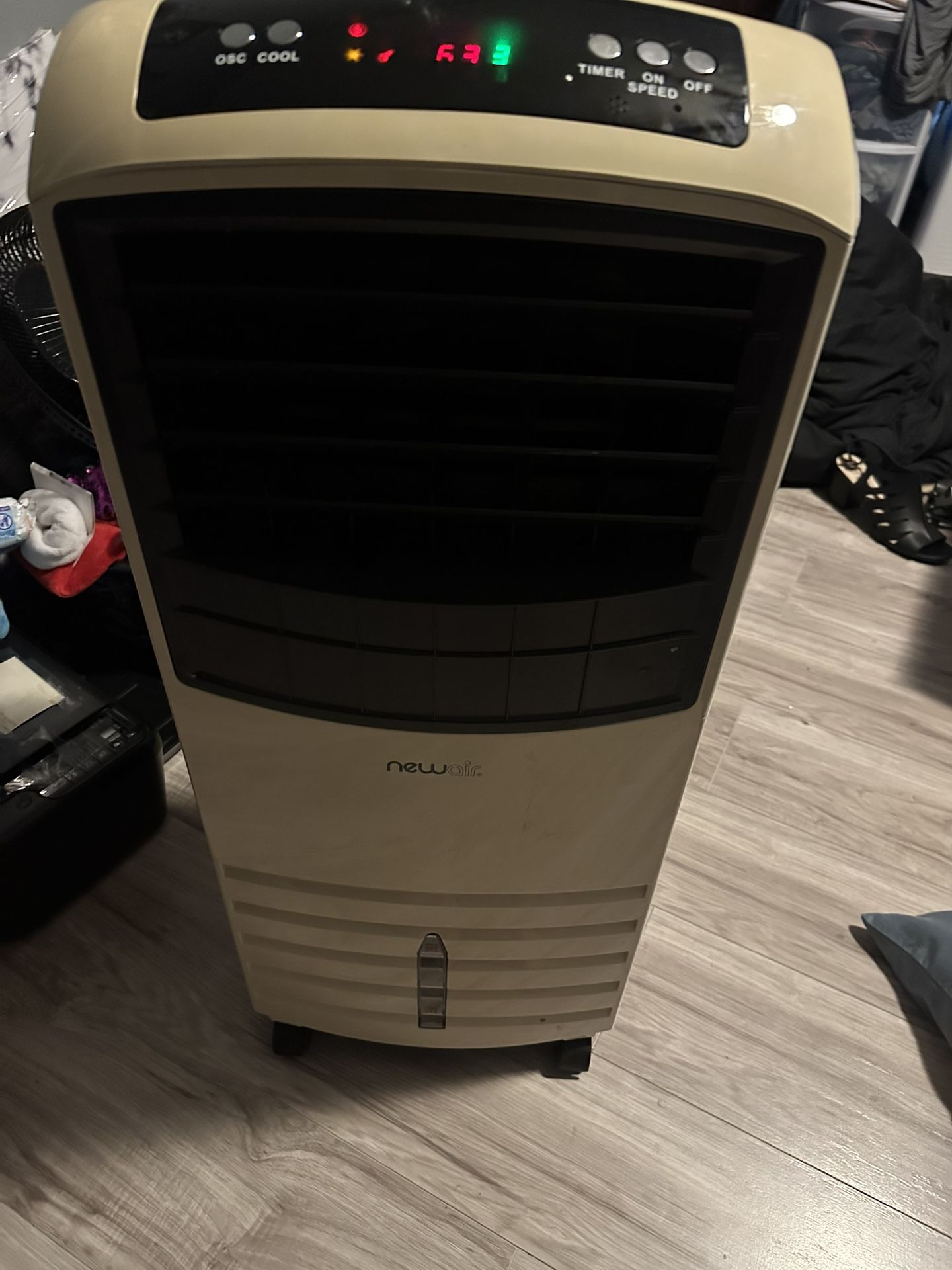 Stand Up Air Conditioner 