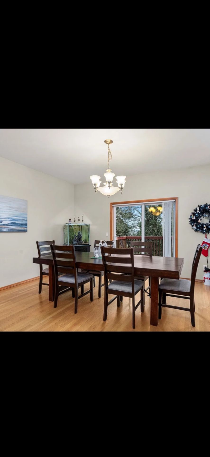 Dining Room Table And 6 Chairs