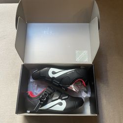 New Peloton Women’s Cycling Shoes Size 37 