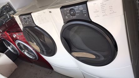 Kenmore élite he 3 washer and gas dryer w/pedestal