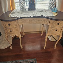 Elegant vanity/desk