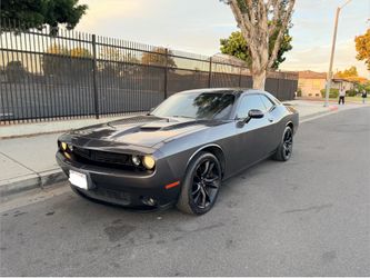 2018 dodge challenger sxt plus