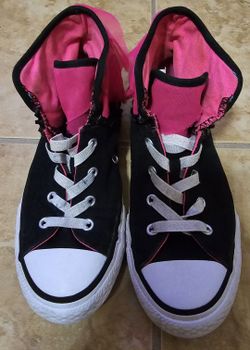 CONVERSE Block Party High Top Black & Hot Pink Ruffles 

Kids Size 3