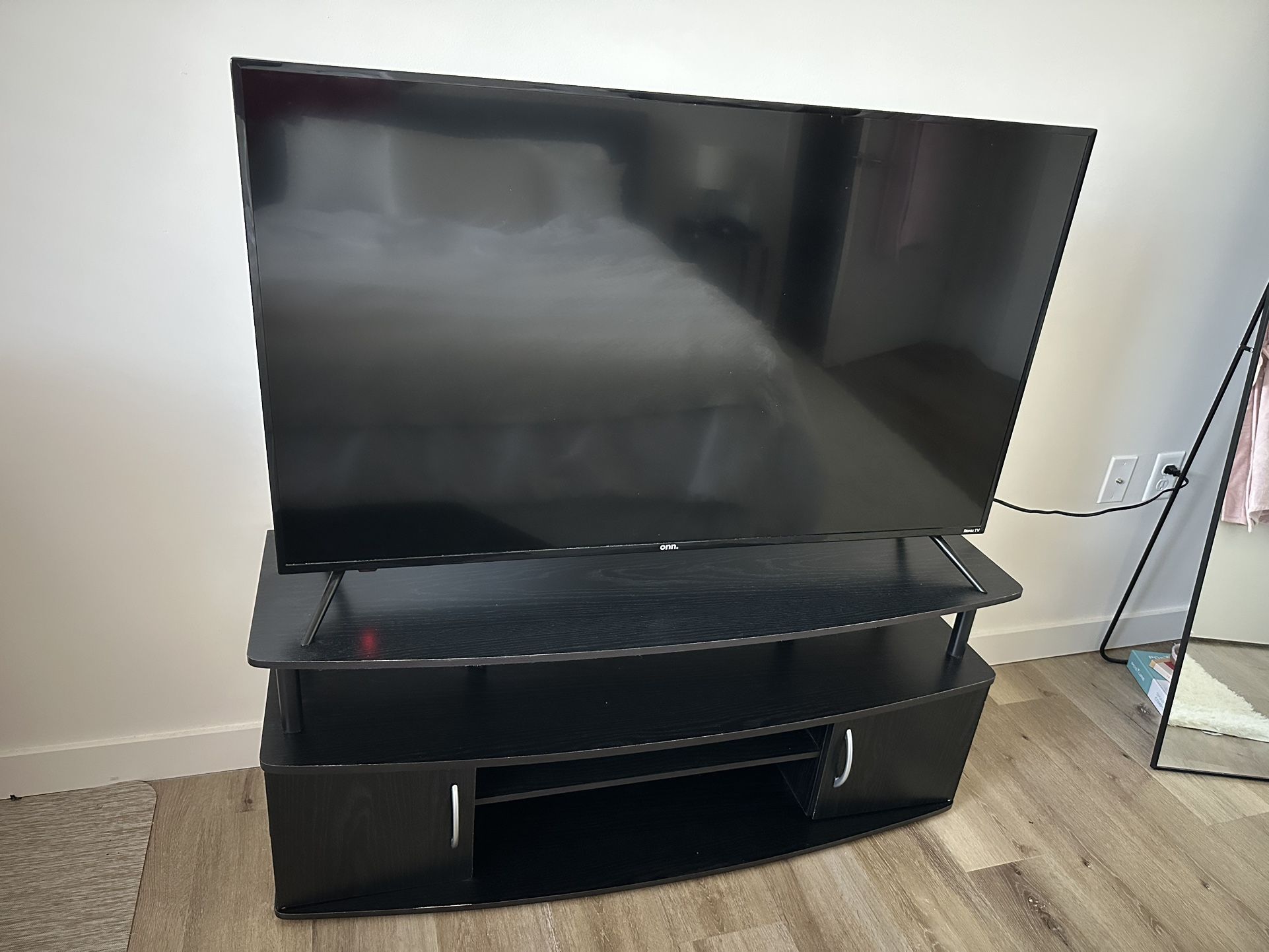 50 inch ONN Roku Smart TV