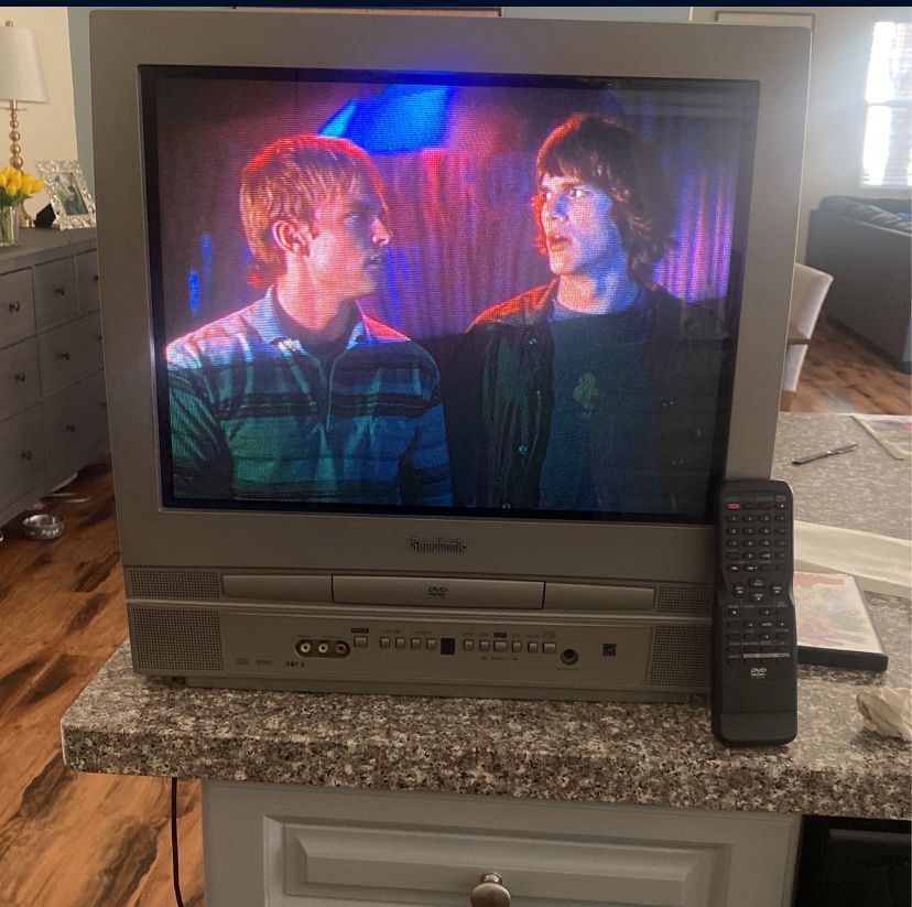 Symphonic WF20D4 20" CRT TV DVD Combo Retro Gaming Television with Remote