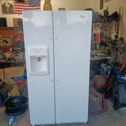 Refrigerator 