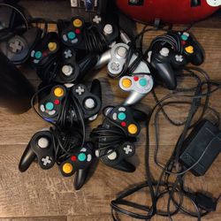 Nintendo GameCube Controllers 