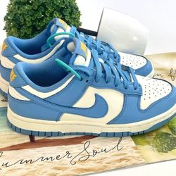 Low-top sneakers