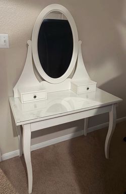 IKEA WHITE DRESSING TABLE with mirror